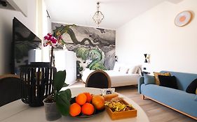 Charming Studio In The Heart Of China Town